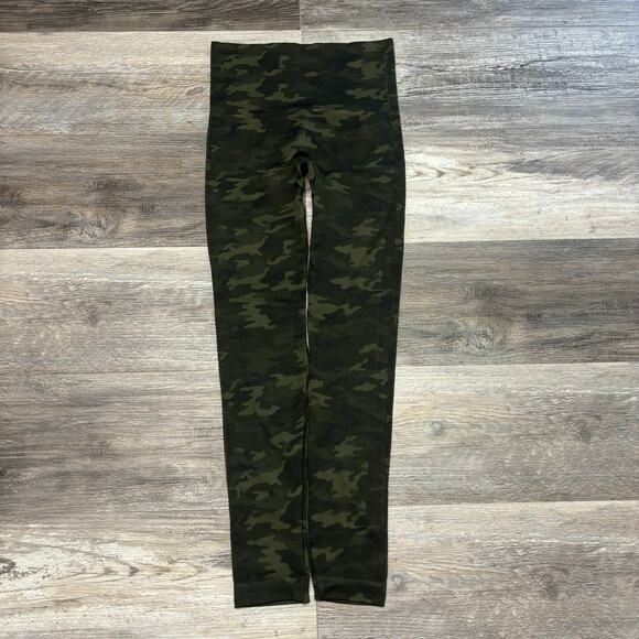 Spanx Look At Me Now Green Camouflage Womens Small Seamless Camo Yoga Leggings - Picture 2 of 10